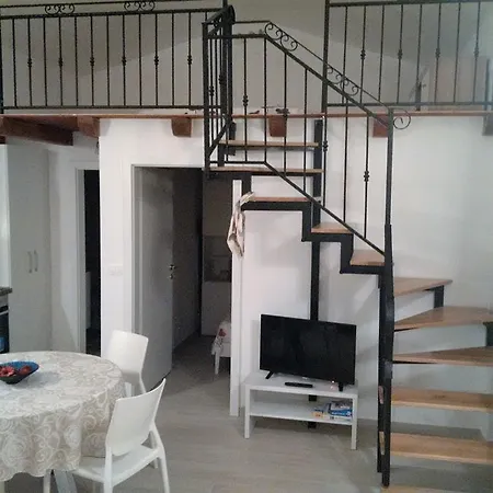 House Ren דירה *